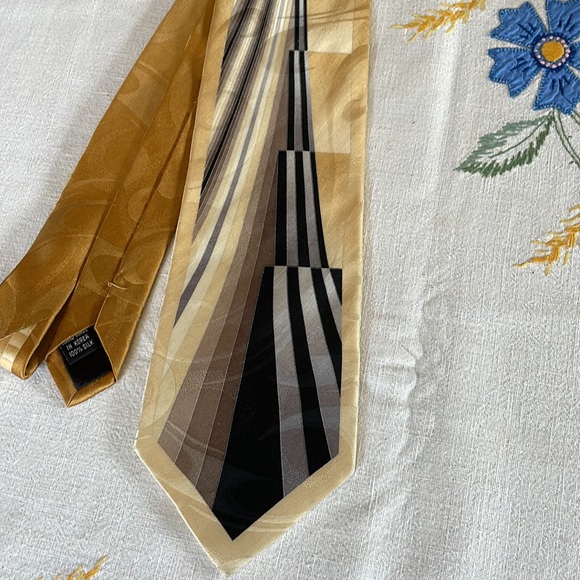 Versailles by Piattelli gold toned tie w black, gray, brown, geometric design - Picture 2 of 6